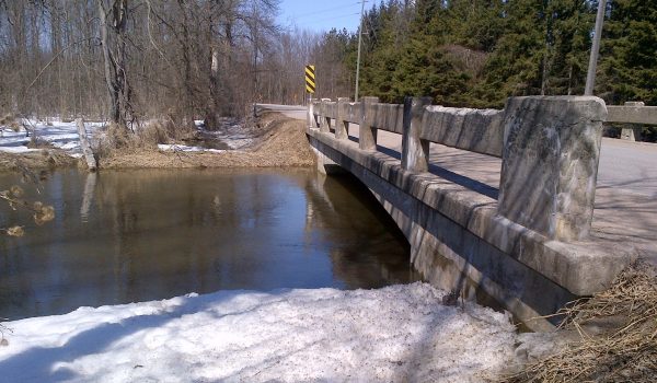 High water under bridge